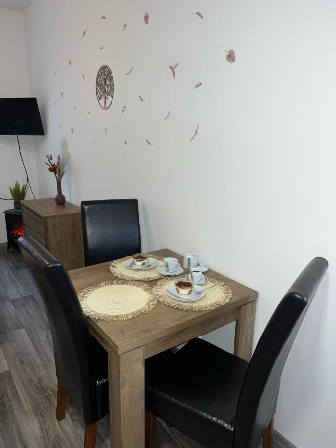 Apartmany Nezarka A Privatni Wellness Jindřichŭv Hradec Exterior foto