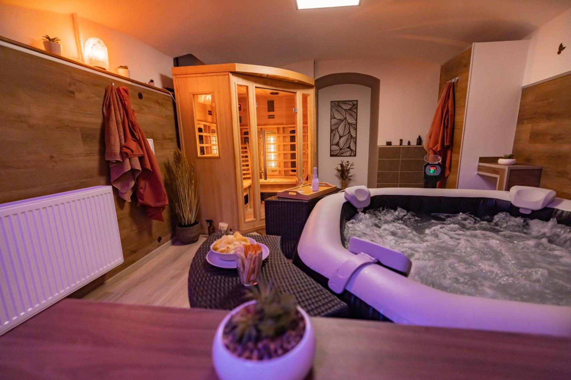 Apartmany Nezarka A Privatni Wellness Jindřichŭv Hradec Exterior foto